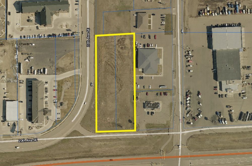 1011 20th Ave SE, Minot, ND 58701